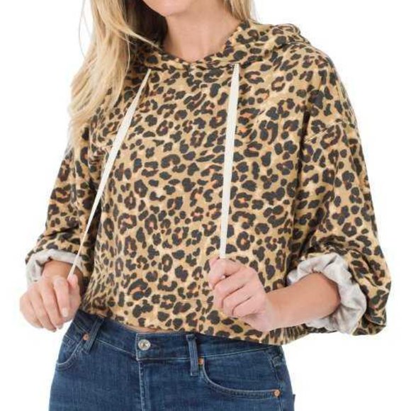 Zenana Outfitters Tops - New Leopard-print Sweatshirt Hoddie Size M